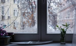 Як бюджетно захистити вікна та оселю від промерзання? 